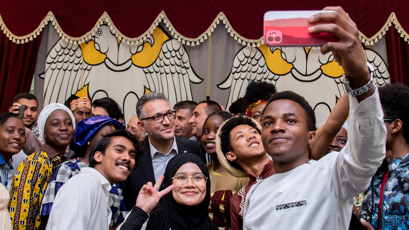 Rektör Aksoy, TÖMER öğrencileriyle iftar programında buluştu